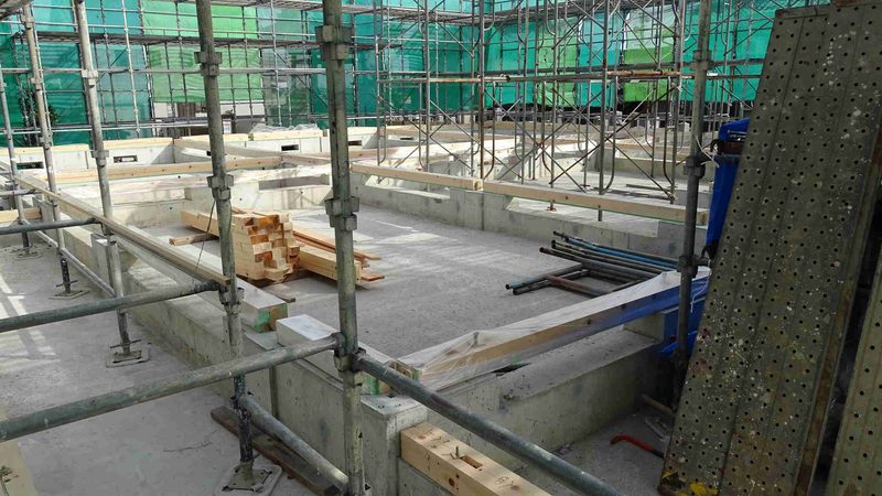 申请小规模建筑施工总承包资质，企业需满足以下条件：